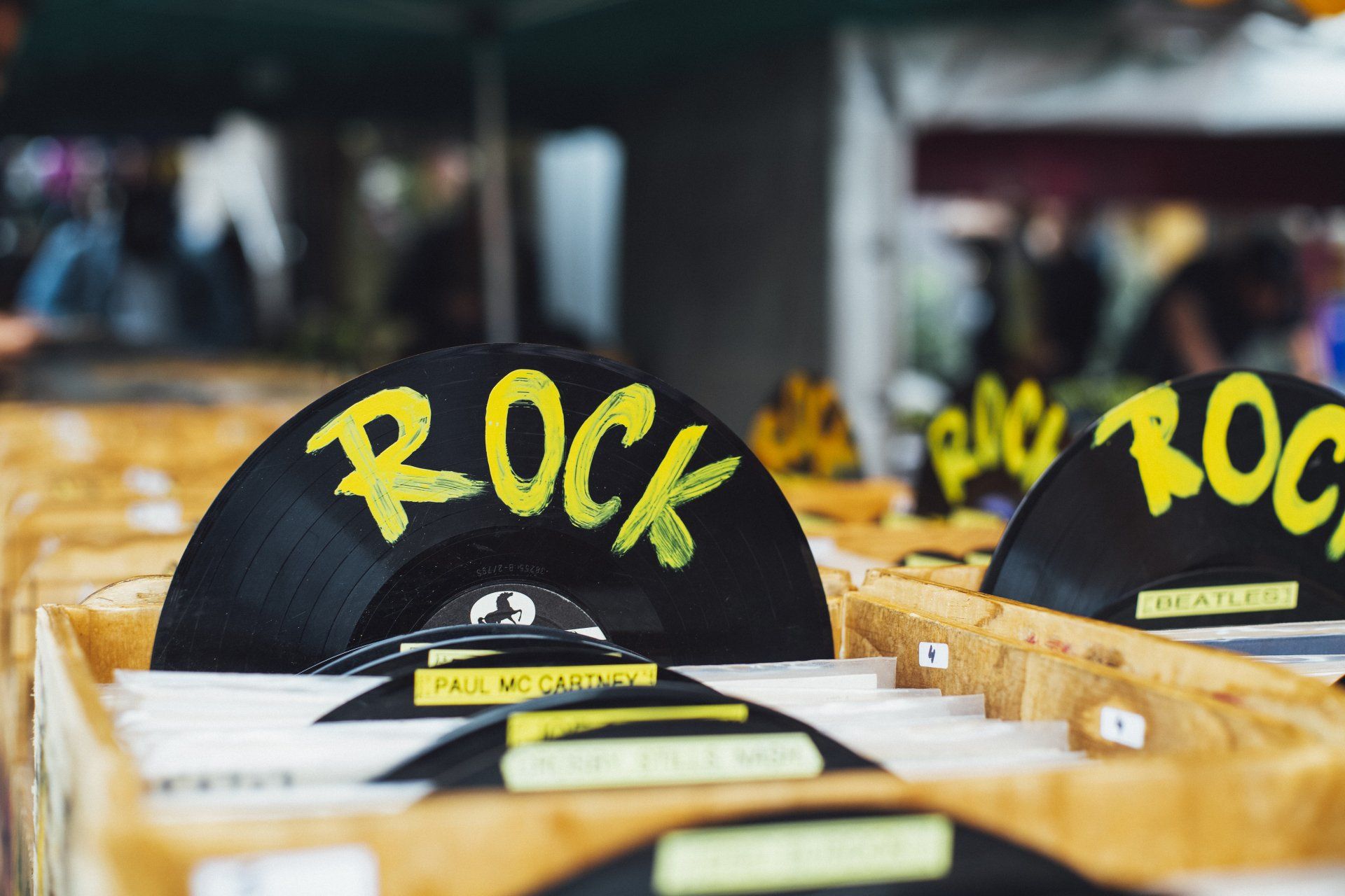 Spetterende optredens met boeiende acts die smaken naar meer! Voeg een extra dosis adrenaline toe aan je evenement. voor rockfans van alle leeftijden. Rockfans verbazen met adembenemende shows?
evenement evenement evenement