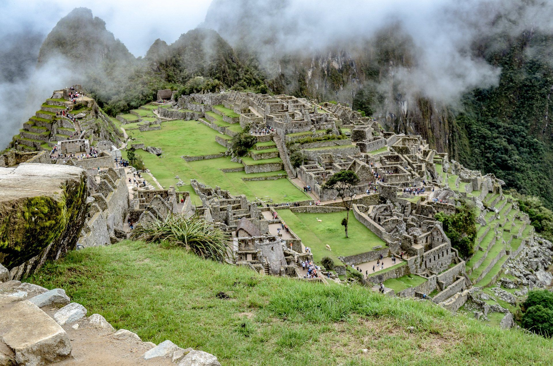 Una vista de las ruinas de la ciudad inca de Machu Picchu.