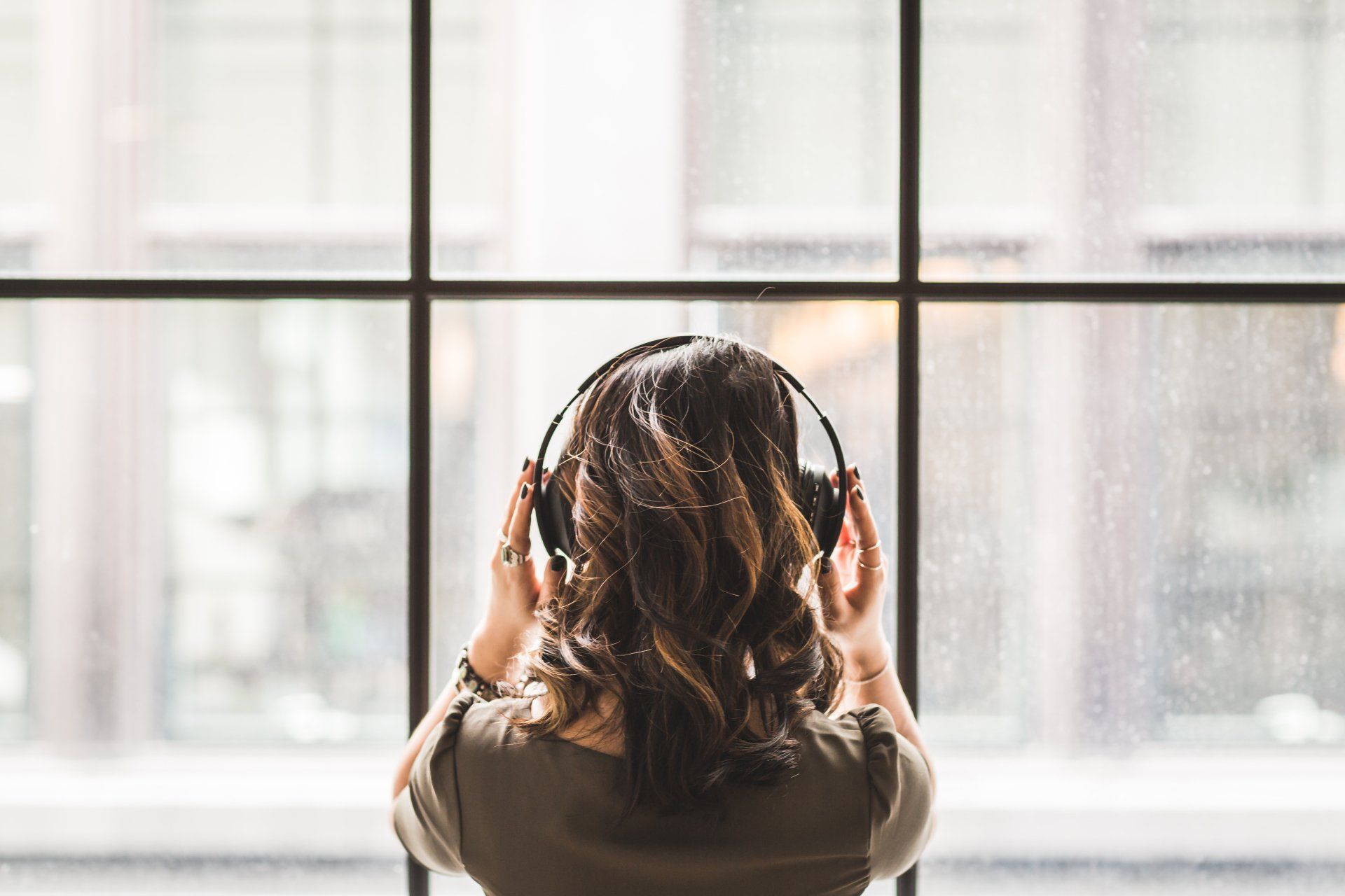 Women listening to Music with headphones. Listening to Safe and sound protocol in Grapevine Texas 76051. This is especially helpful for people looking for
safe and sound protocol near me