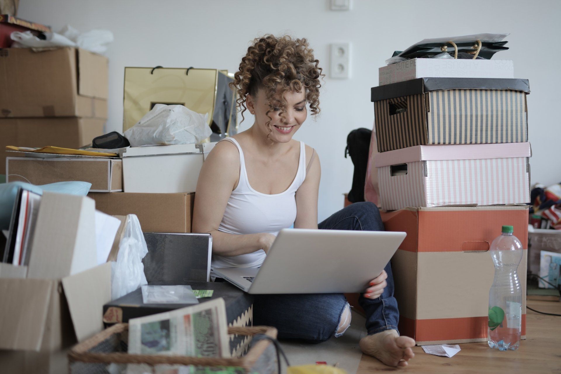 Decluttering solutions with self storage unit in Poole Dorset