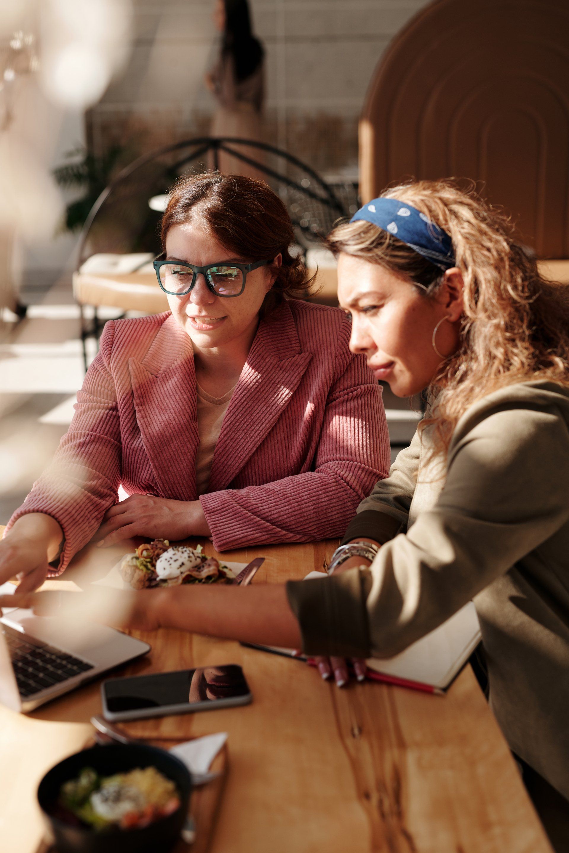 Keep in touch with site visitors and boost loyalty