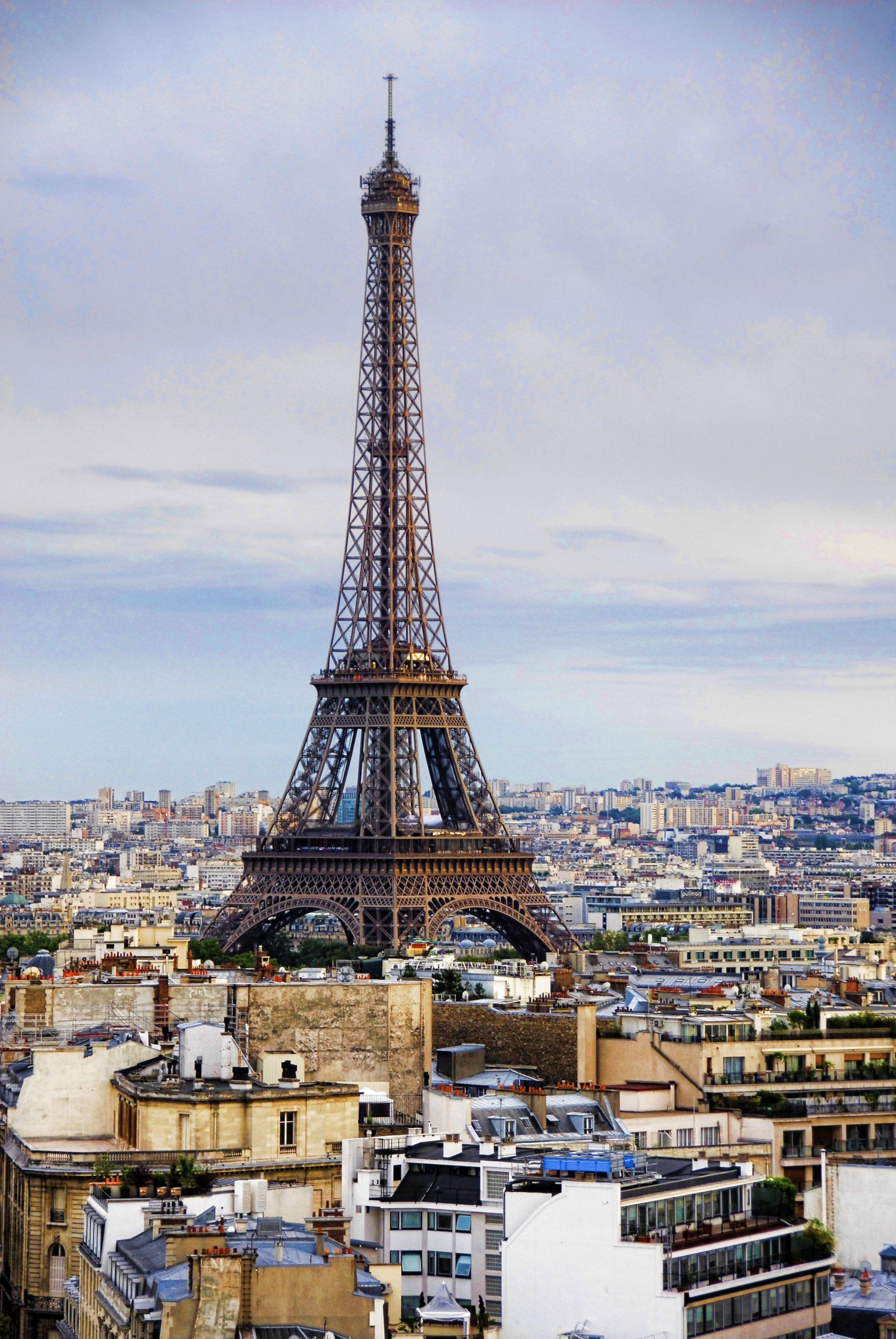 En luftfoto av eiffeltårnet i paris