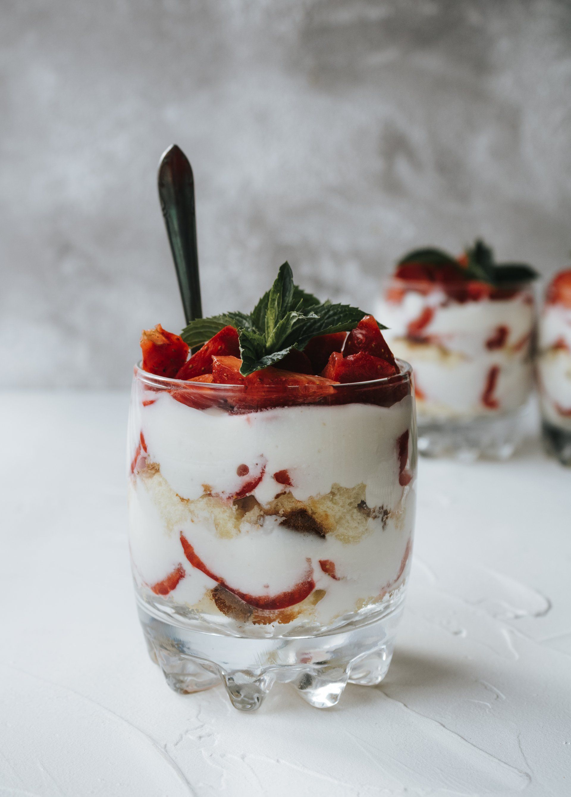 Strawberry yogurt parfait