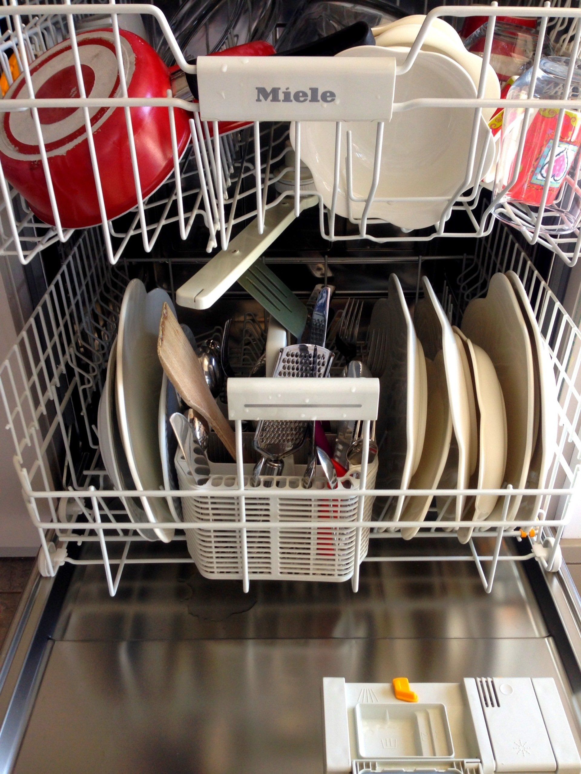 TMMT Appliance Repair providing dishwasher repair services in Mississippi