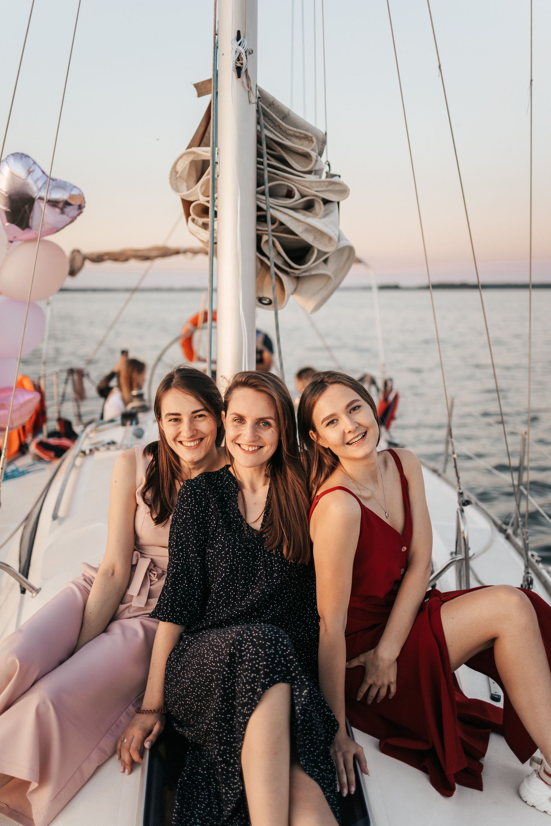 Ragazze in barca sul Mar Rosso