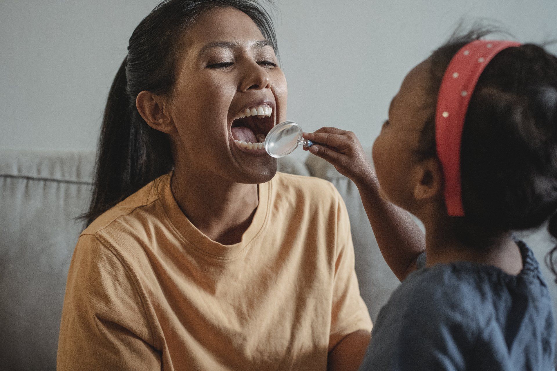 What&rsquo;s the Difference between a Professional Cleaning and At-Home Oral Hygiene?