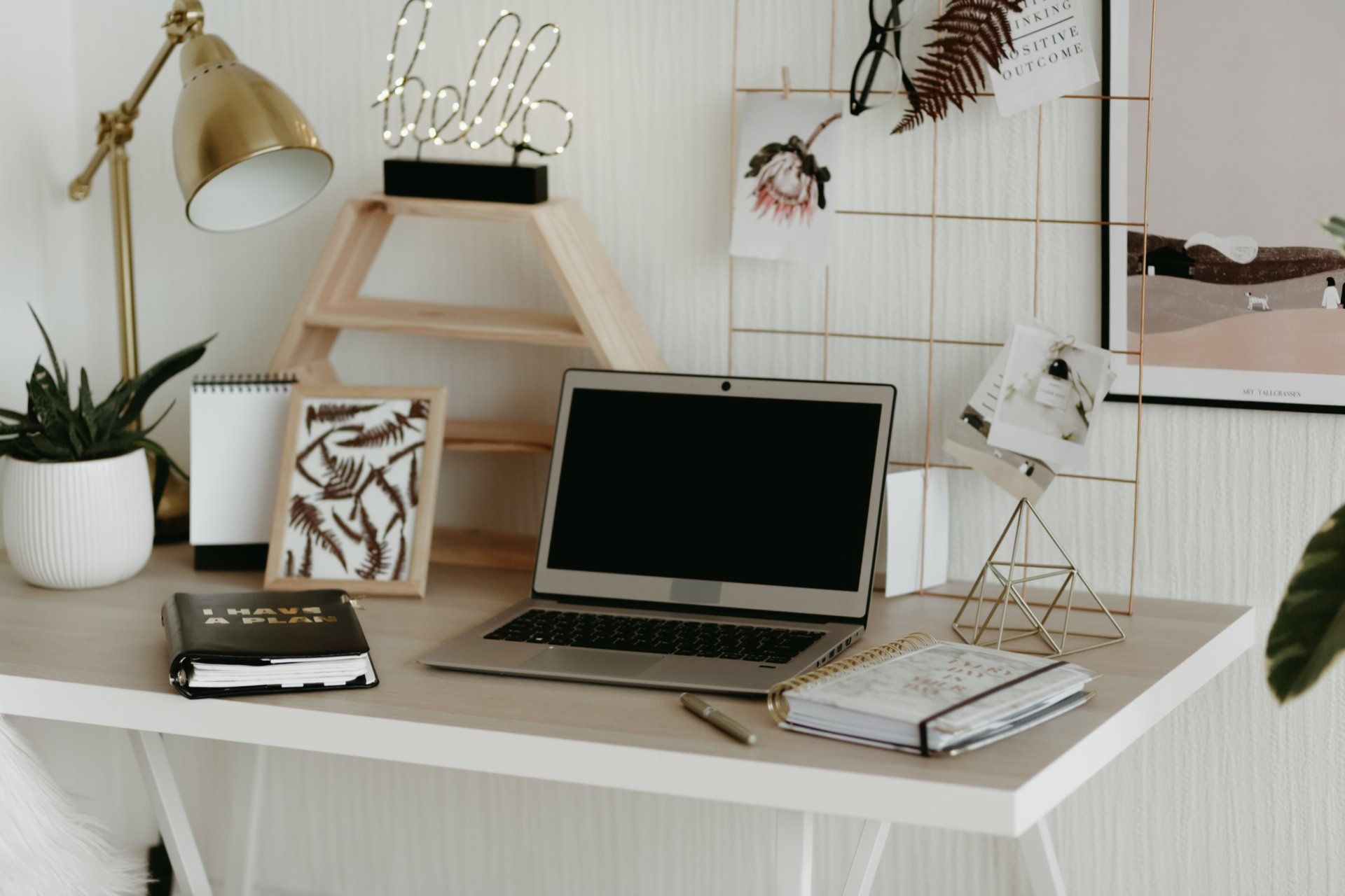 Organized Desk Image