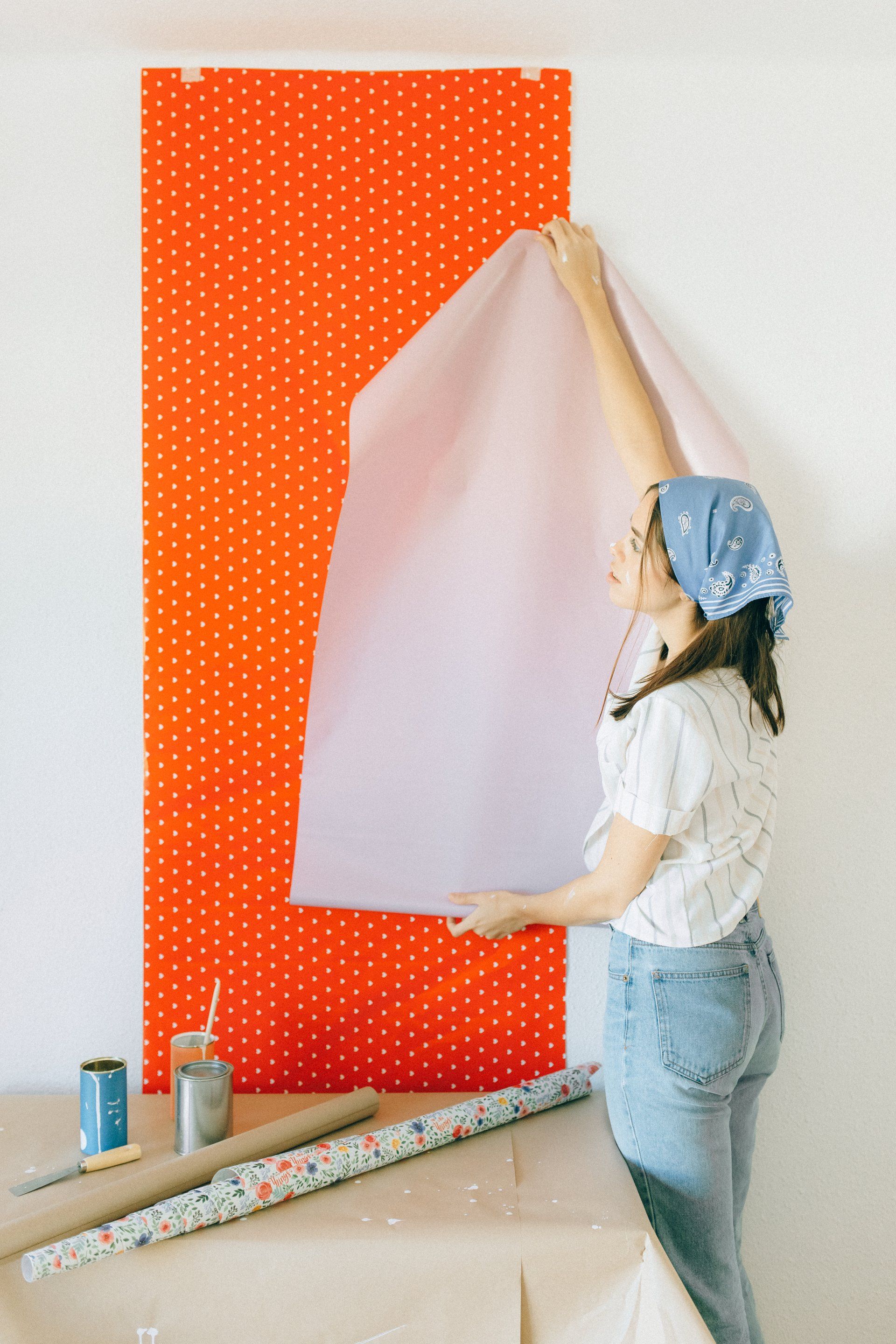In this blog post we show our visitors how the different types of wallpapers can be installed.