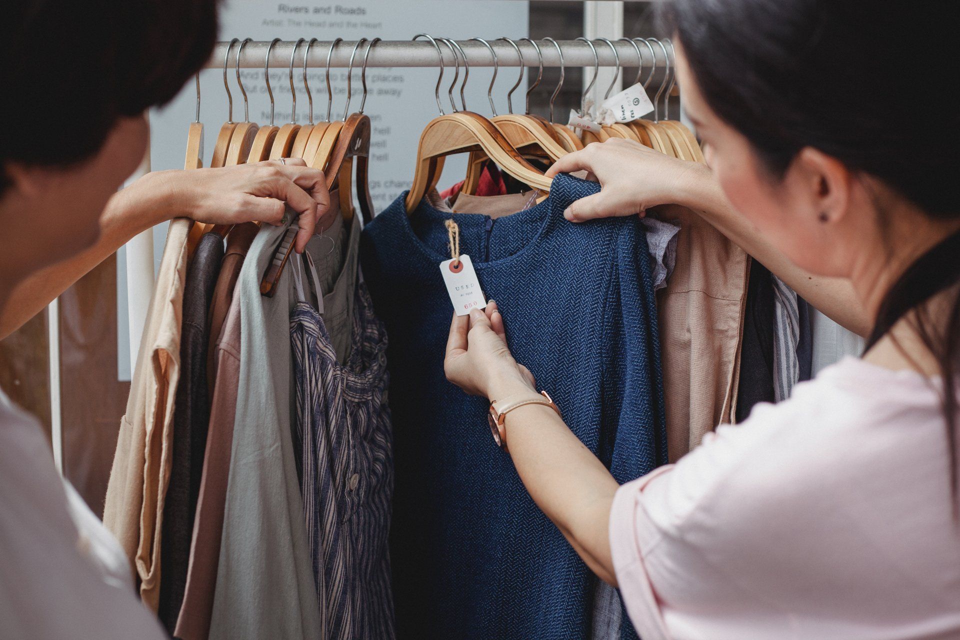 SHOPPING PHOTO
