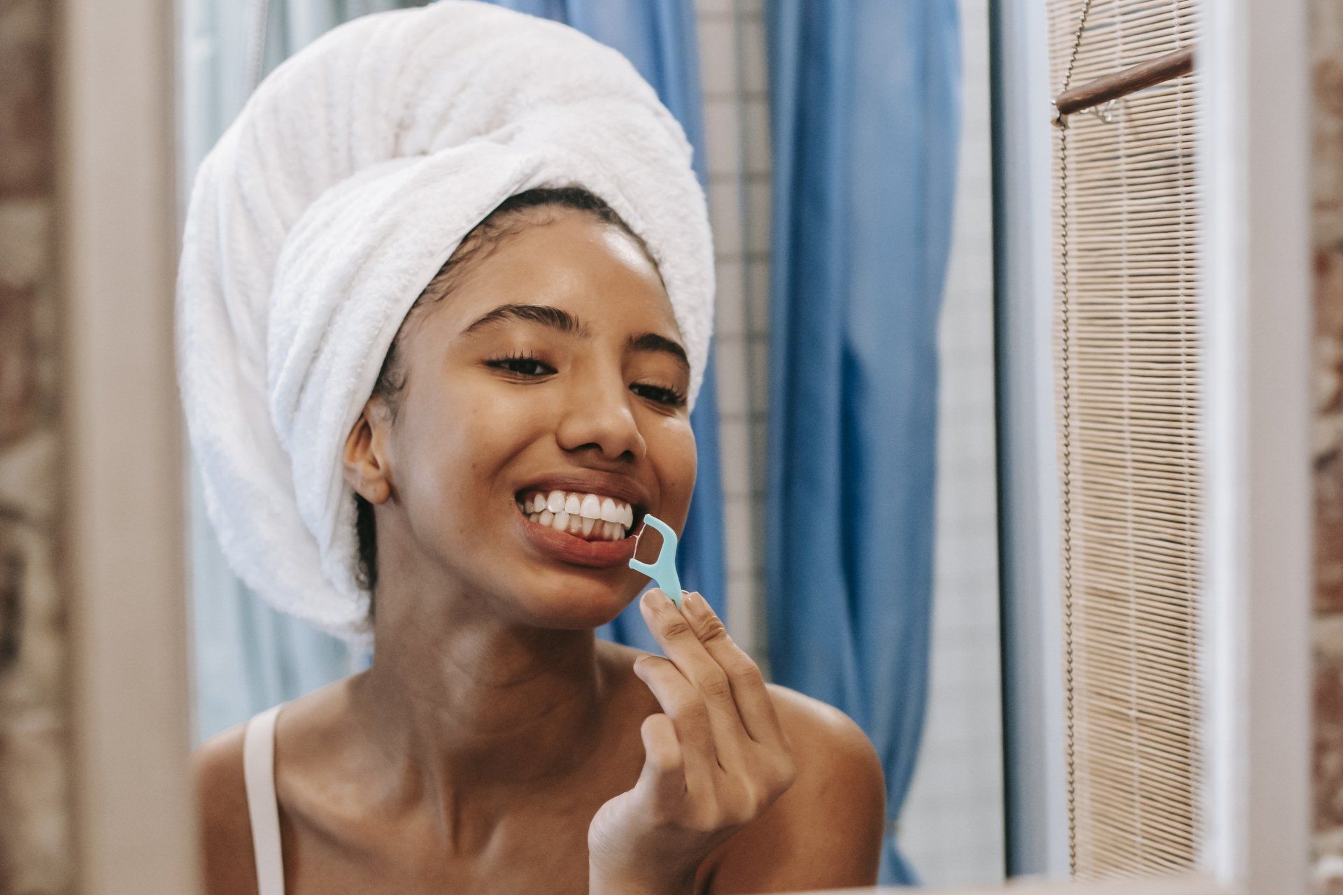 Figuring Out Flossing: 3 Different Flossing Options for People Who Don&rsquo;t Like String Floss