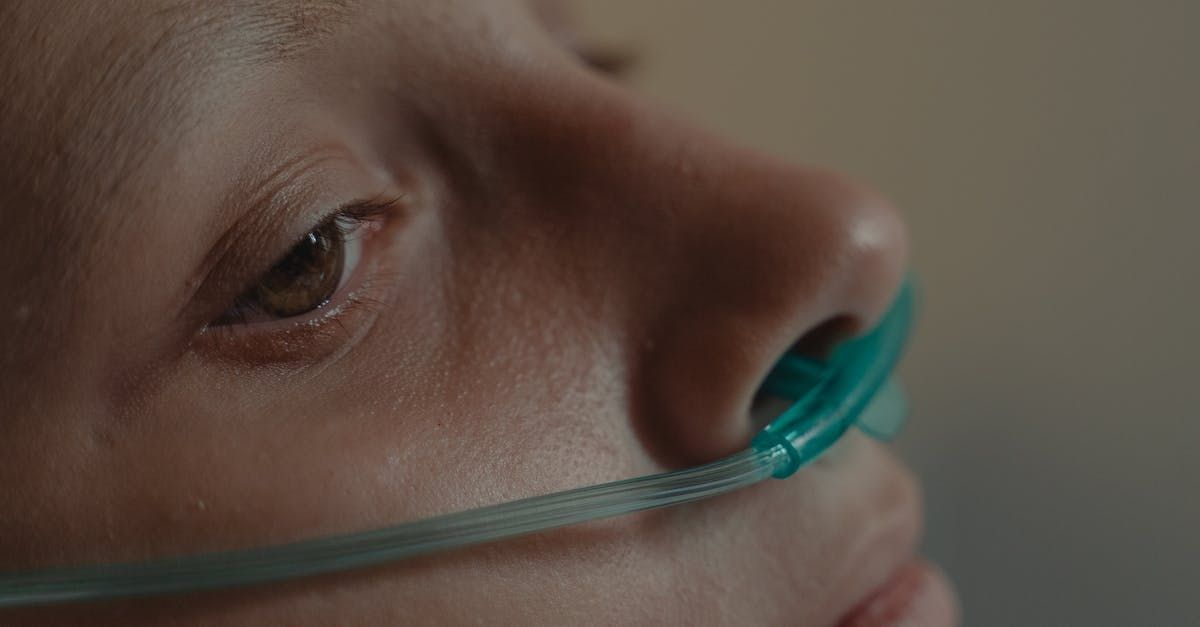 Patientin mit Sauerstoffsonde