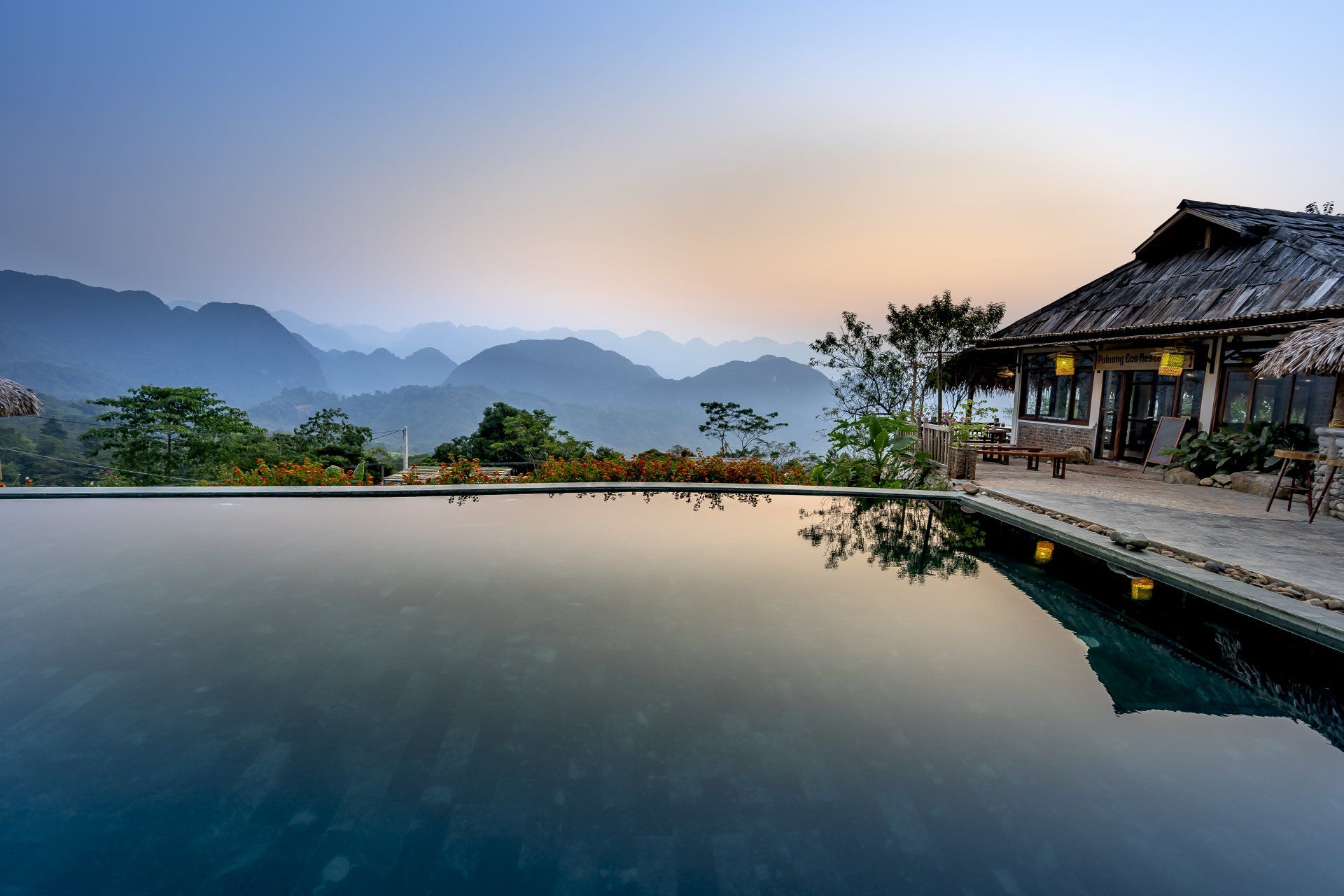 Large luxury hotel in Manuel Antonio