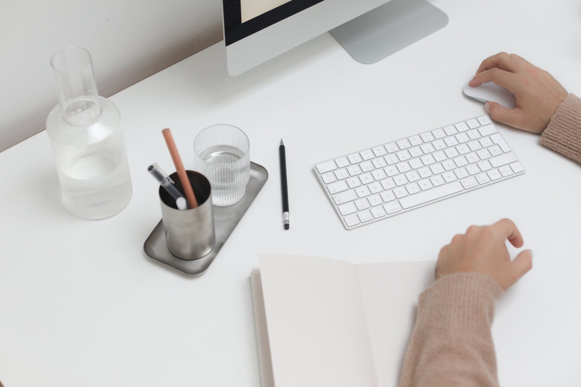 Person som lager strategi for inbound marketing