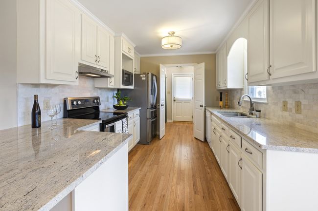 Marble kitchen countertop in a Chicago apartment