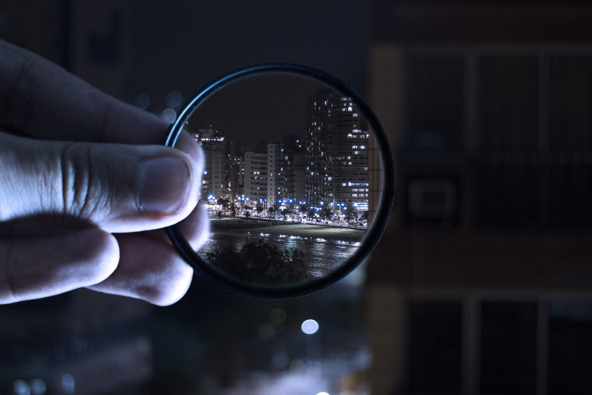 lense and city image