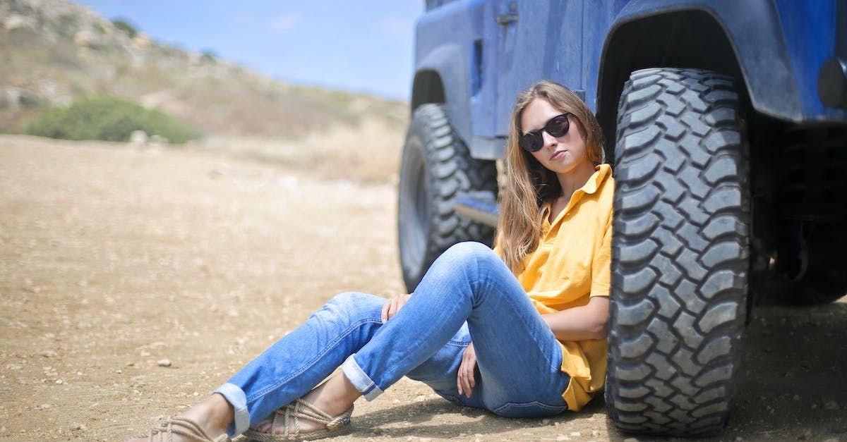 All-terrain tyre suitable for touring and off-road driving