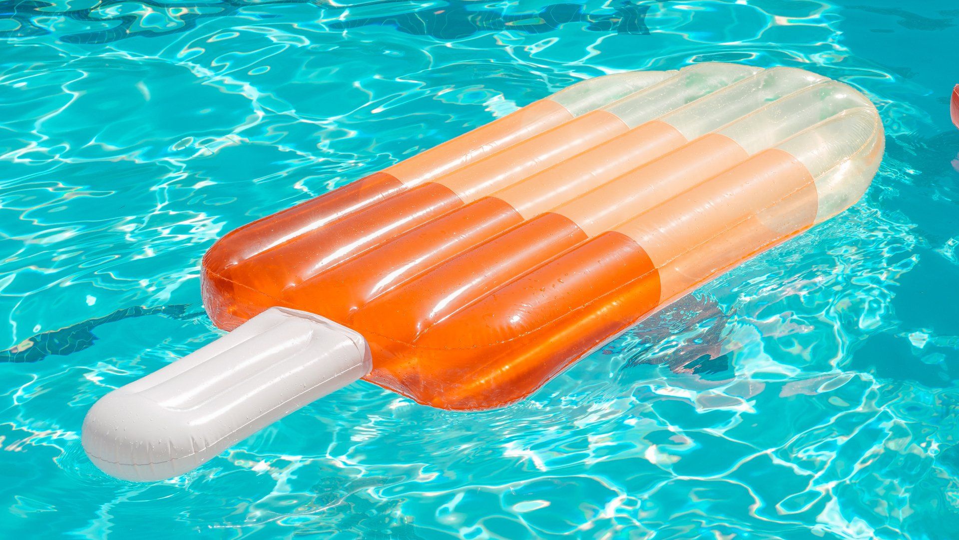 Swimming pool inflatable 