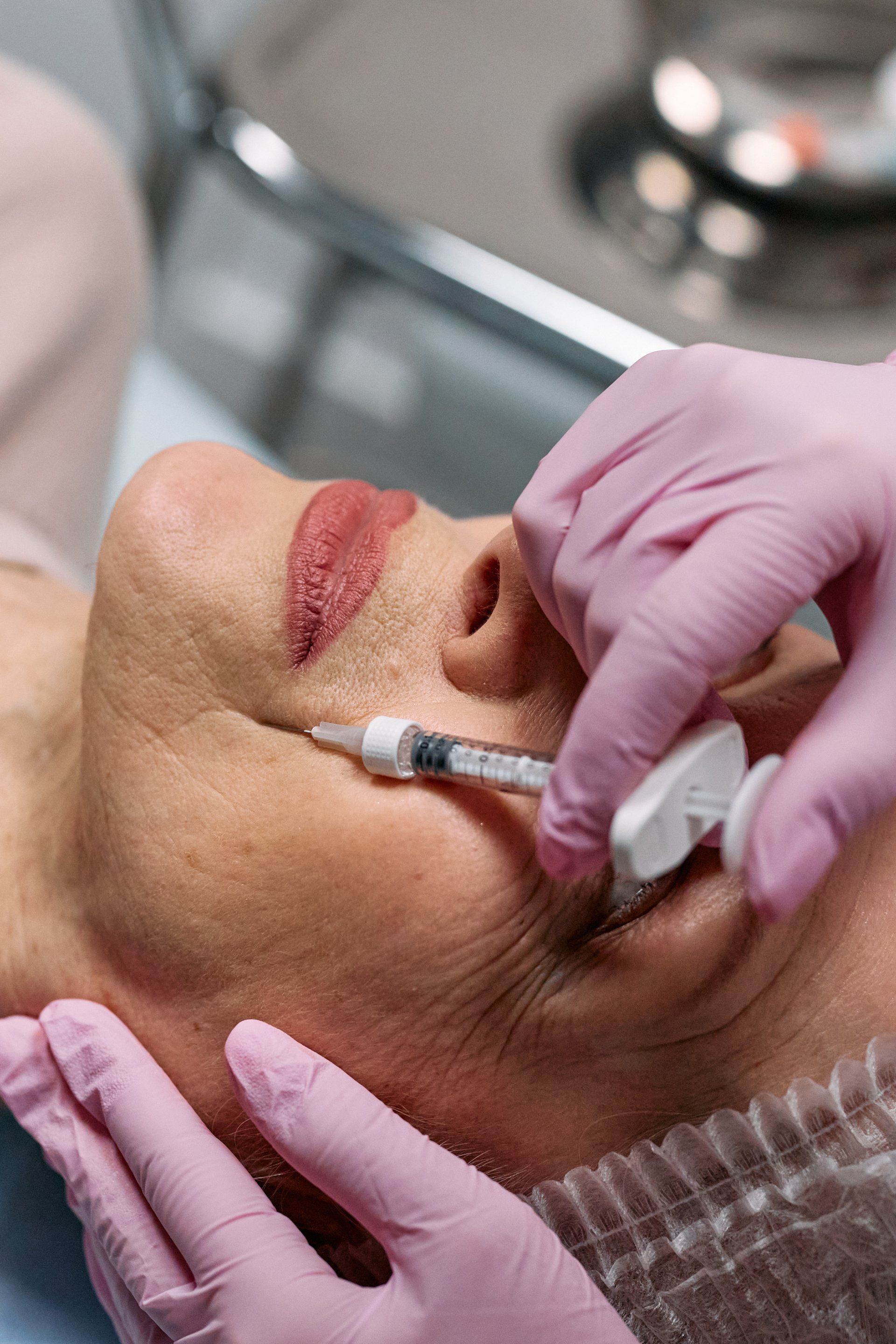 woman-getting-a-filler-injection