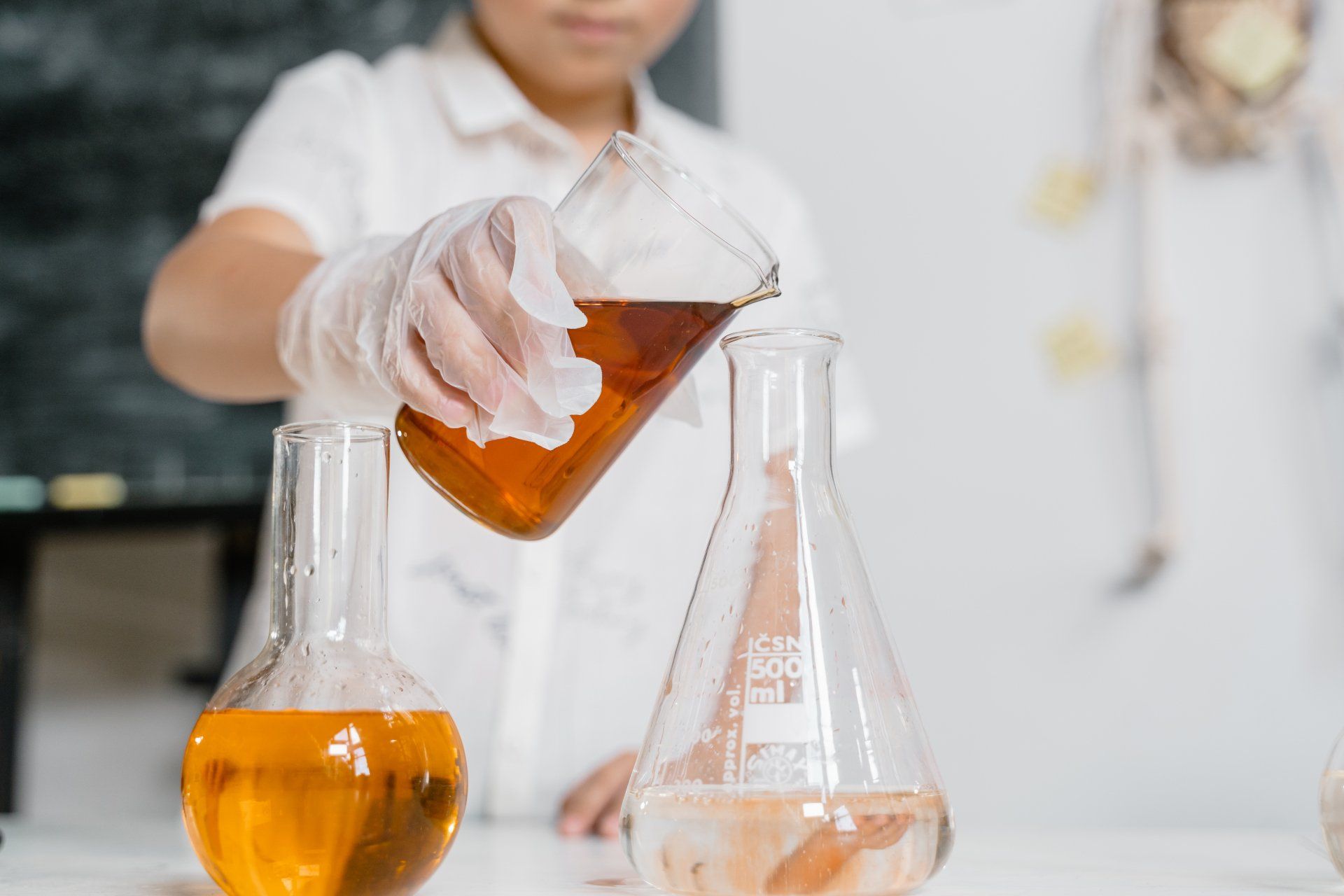 Enquire about a Science tutor to come to you today