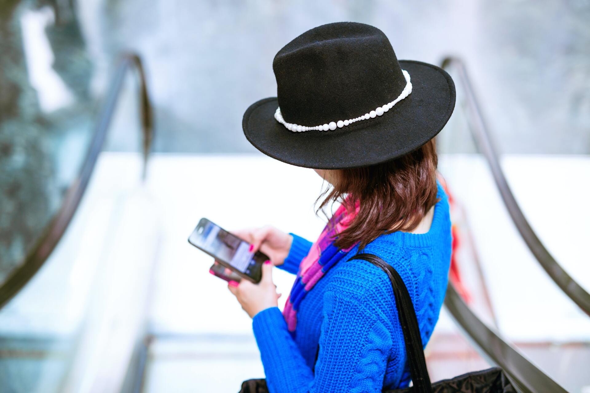 Single che legge il blog
