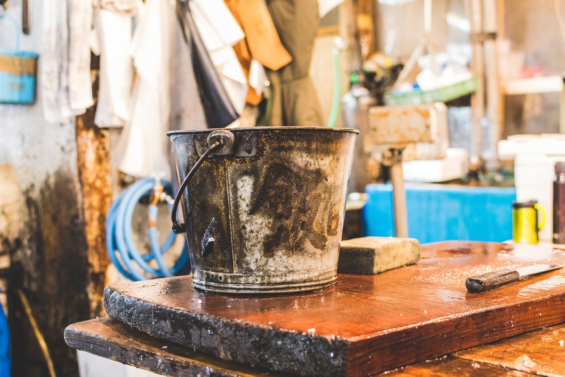 paint bucket image linked to RiNo artist's spaces availability page