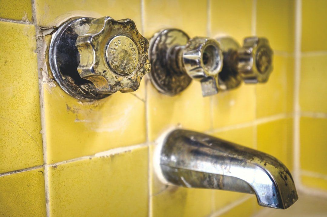 Verstoppingen badkamer
