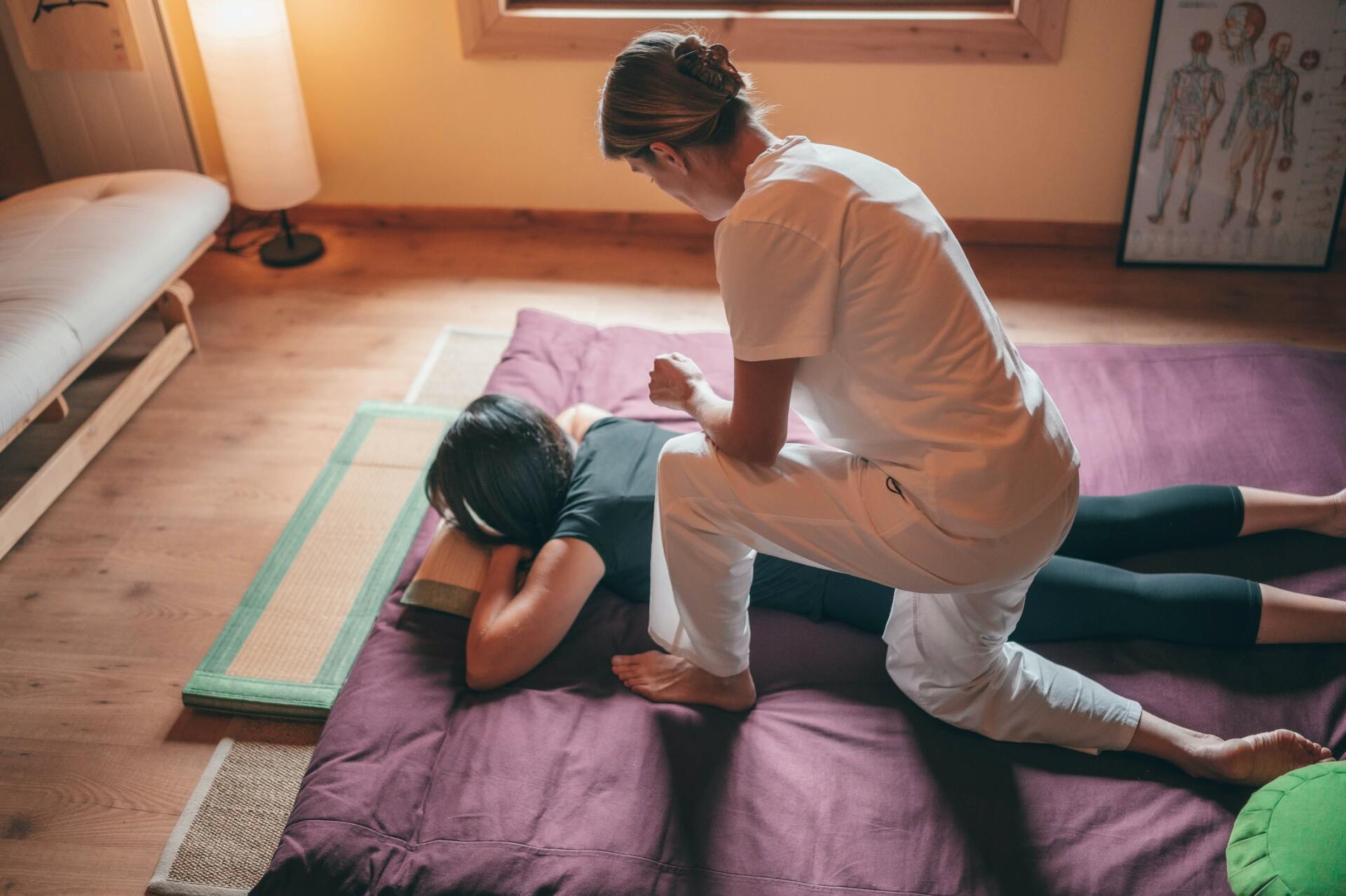 prenatal massage