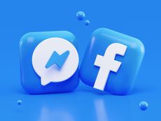 3D-weergave van de Facebook- en Messenger-apppictogrammen tegen een blauwe achtergrond met zwevende bollen.