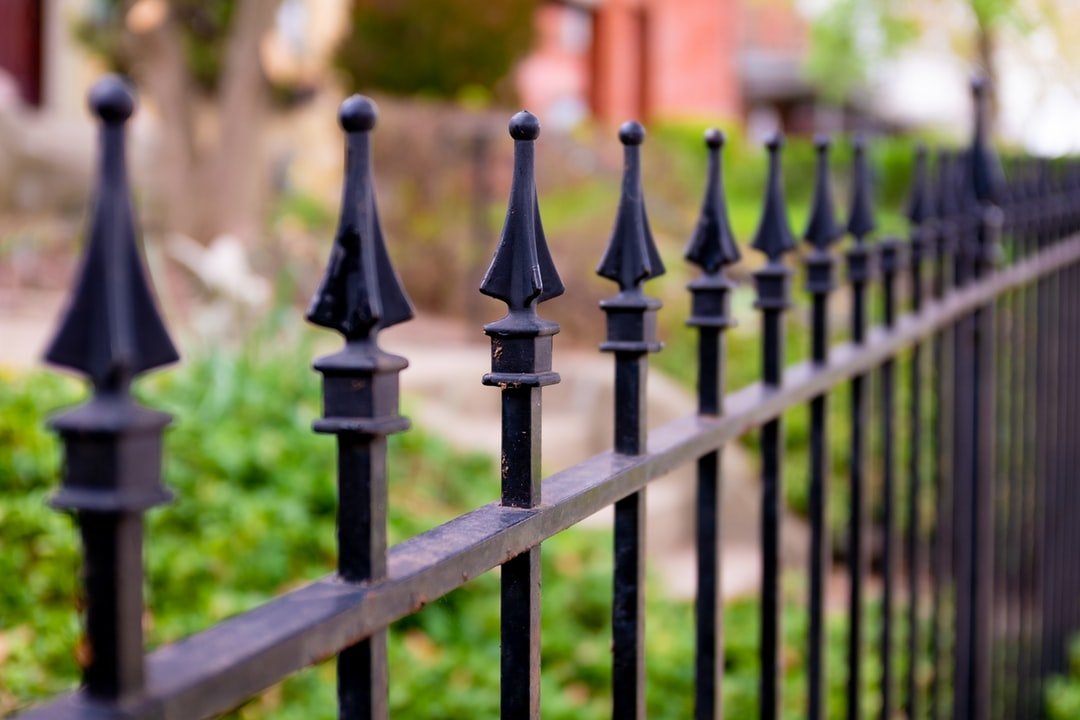 What is the best fence material? 5 fencing options to consider.